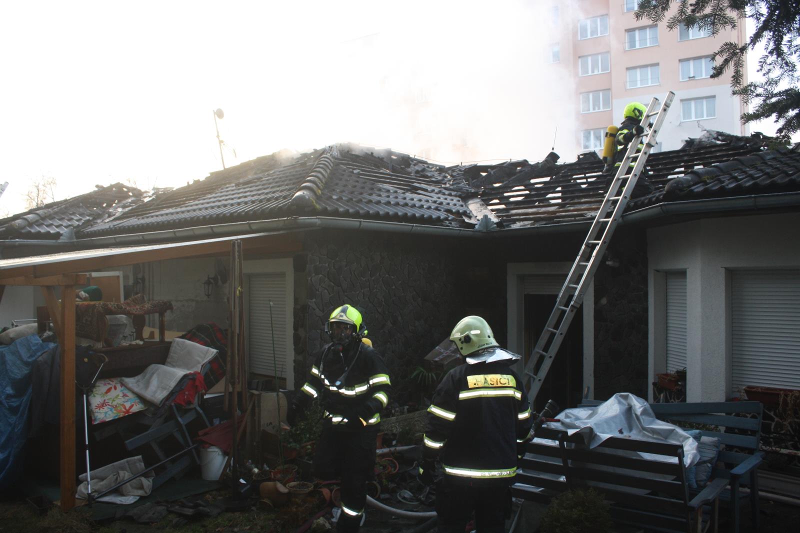 Požár rodinného domu, Zliv - 13. 1. 2022 (8).JPG