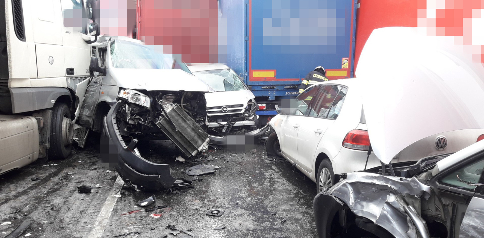 008 - Hromadná dopravní nehoda na dálnici D5.jpg