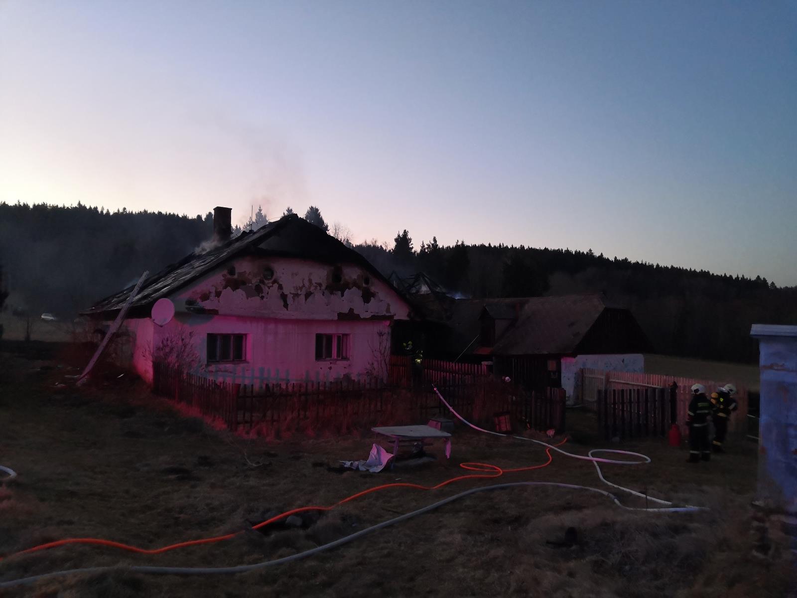 Požár domu, Žírec - 22. 3. 2022 (1).jpg