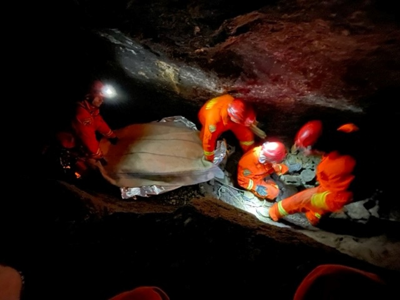012-Výcvik kolínských lezců v podzemí.jpg