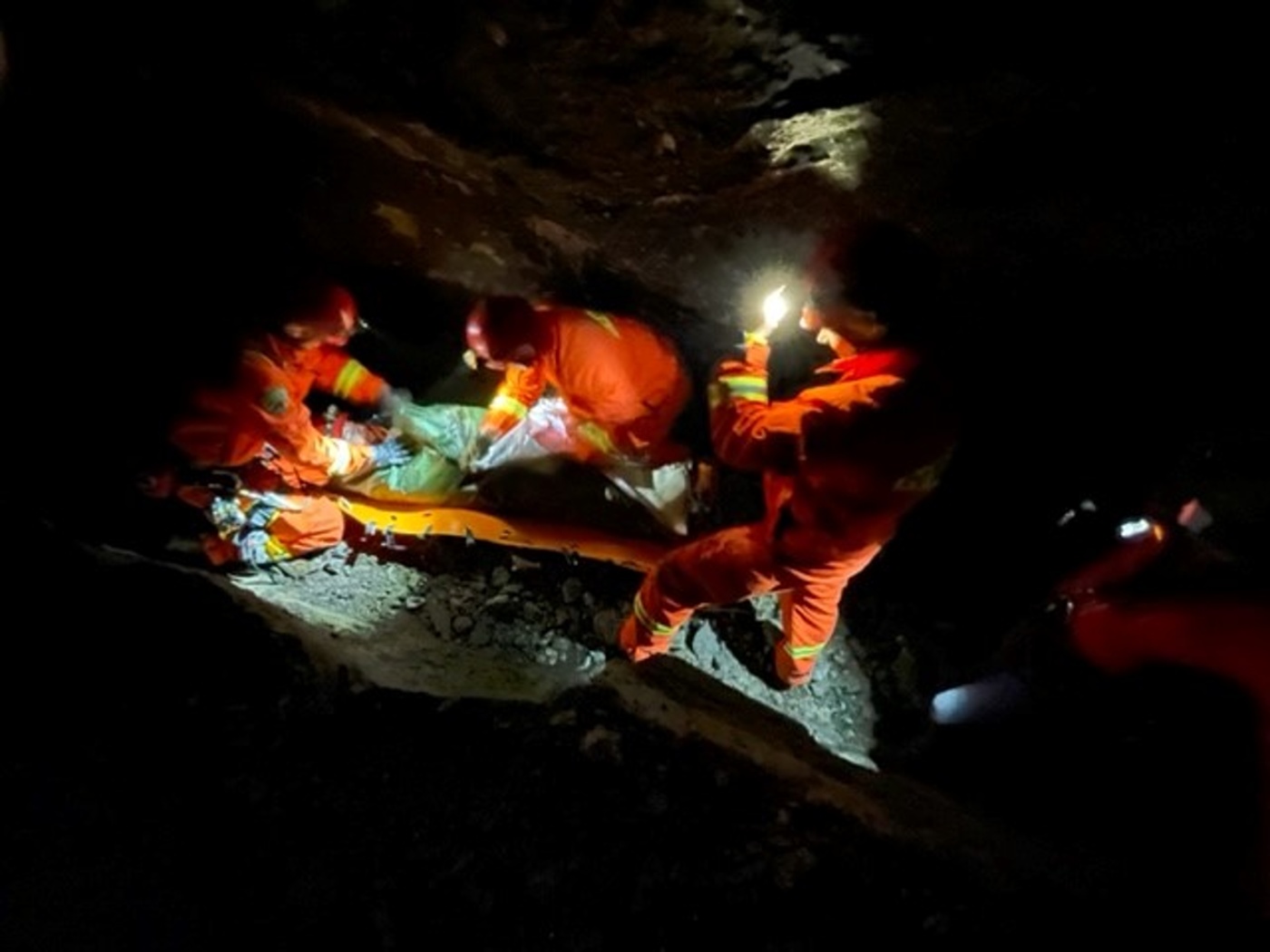 014-Výcvik kolínských lezců v podzemí.jpg