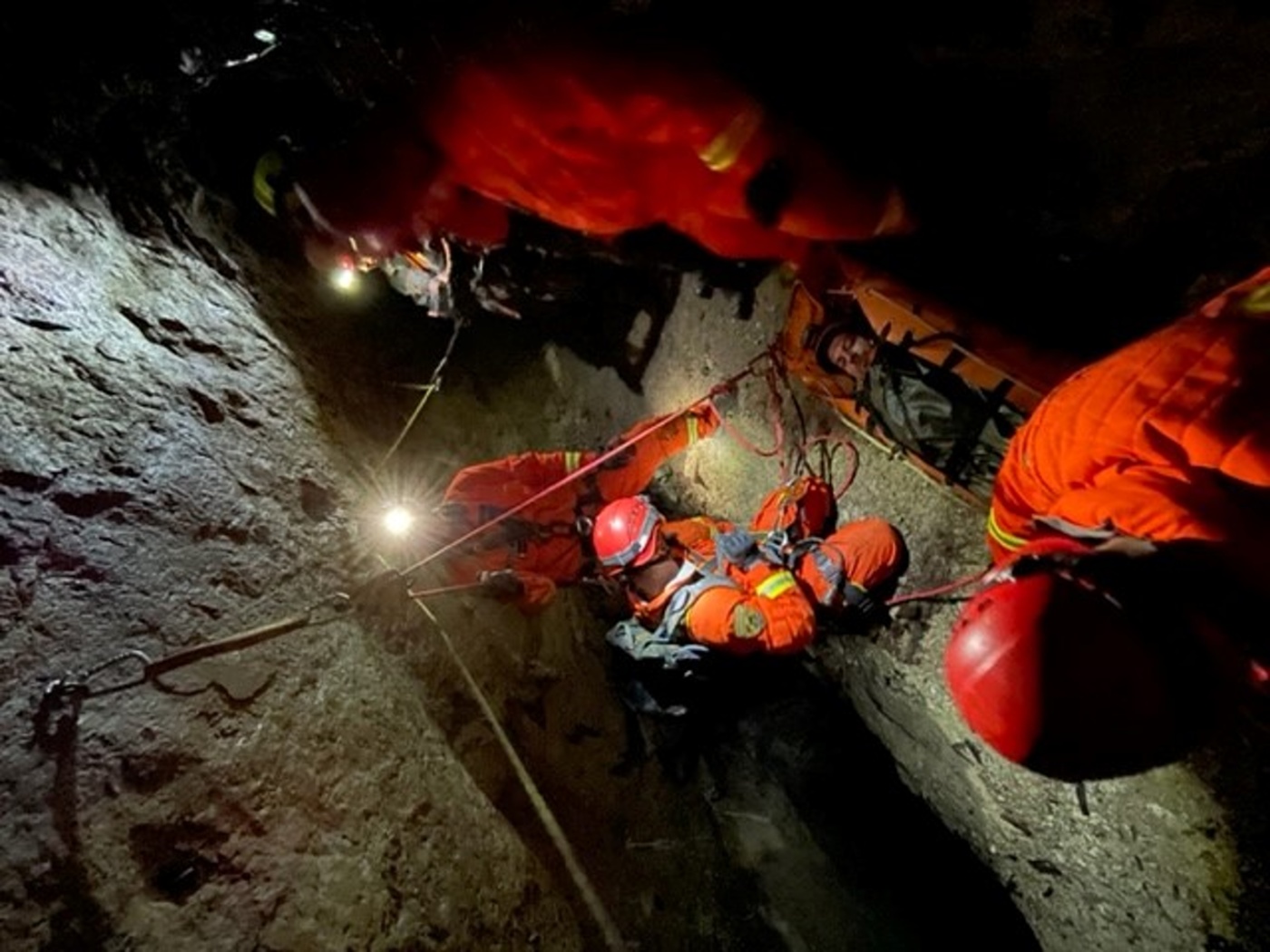019-Výcvik kolínských lezců v podzemí.jpg