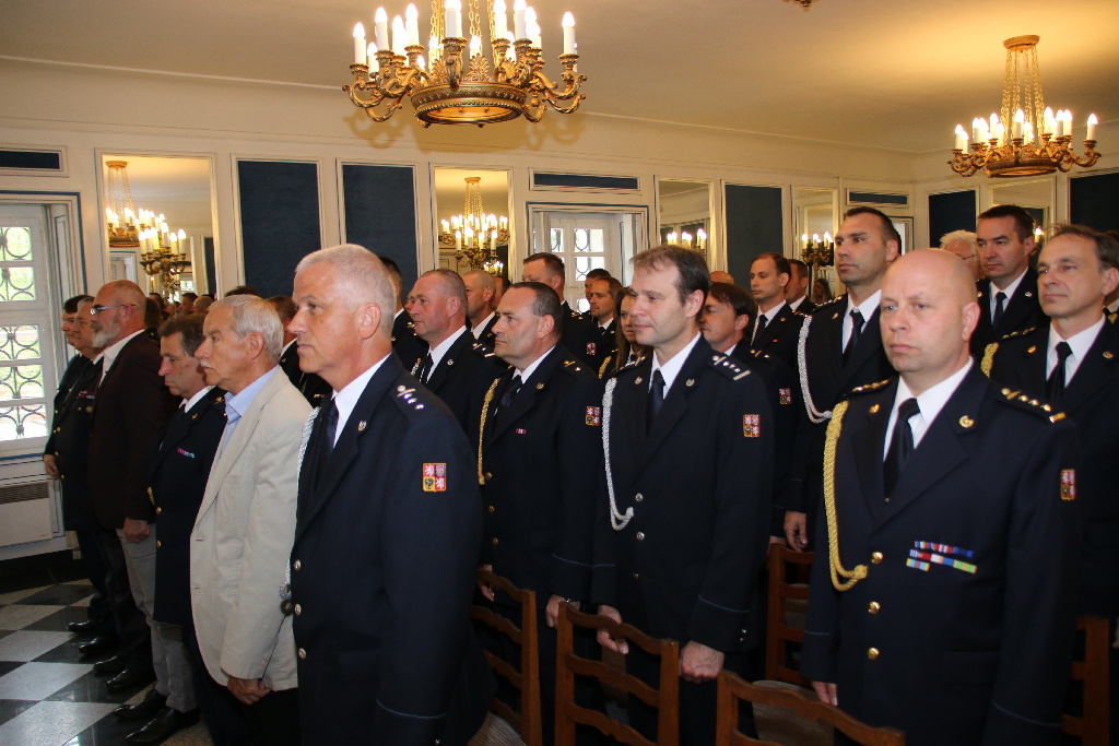 předávání služebních medalí na zámku Kozel (8).JPG