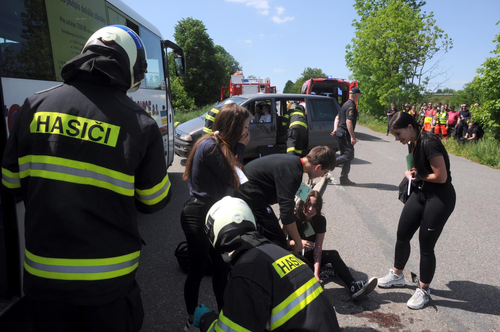 Taktické cvičení dopravní nehoda 2 OA a bus, Písek - 18. 5. 2022 (6).JPG