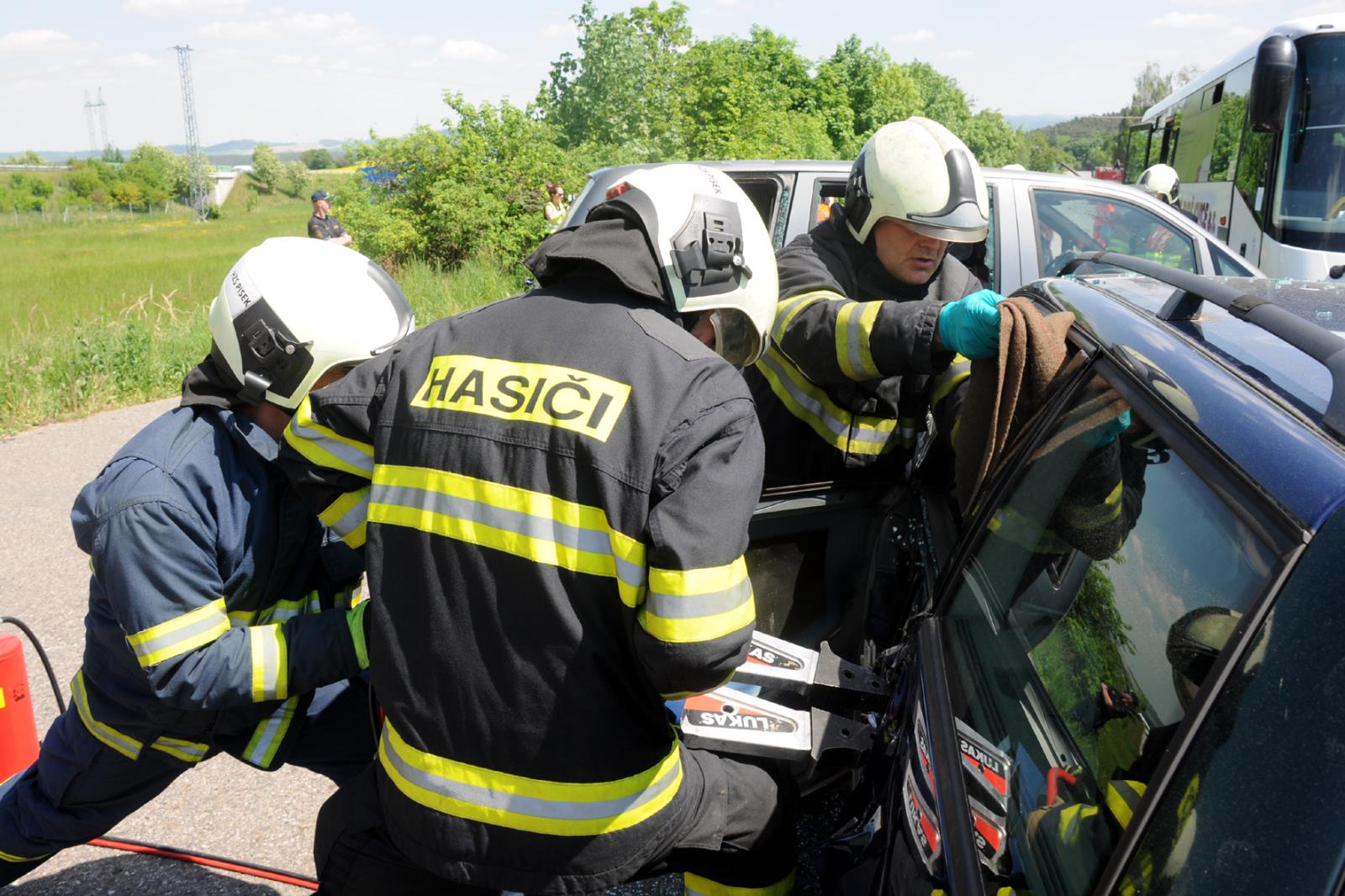 Taktické cvičení dopravní nehoda 2 OA a bus, Písek - 18. 5. 2022 (13).JPG