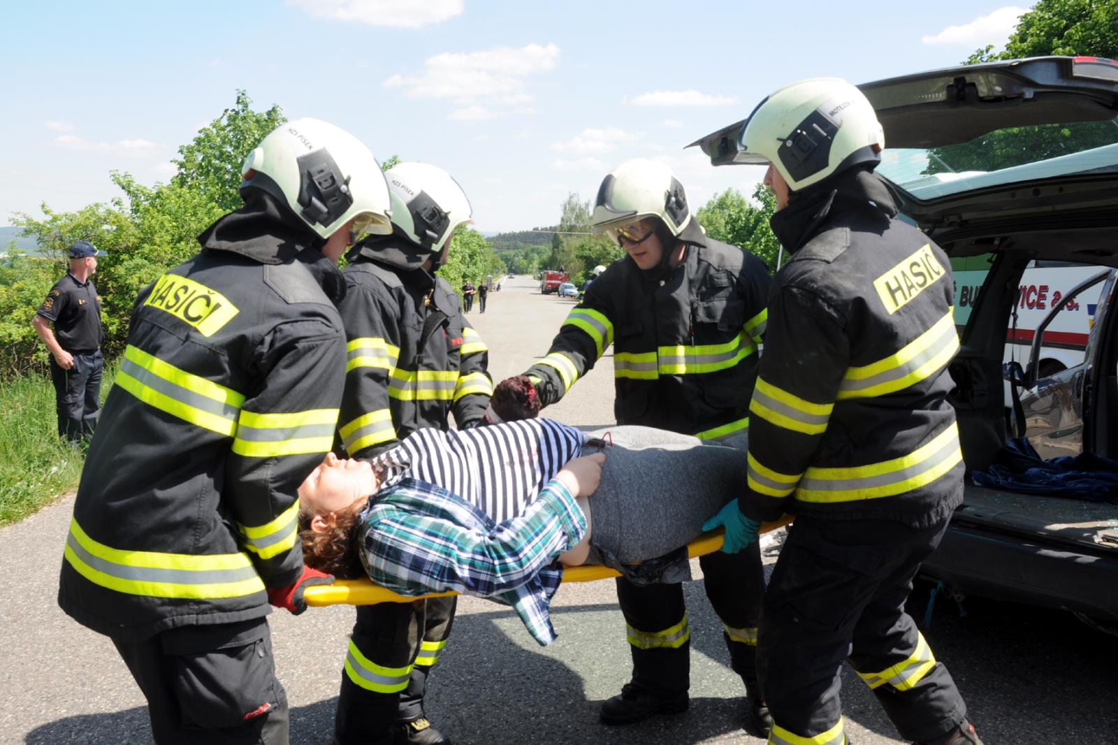 Taktické cvičení dopravní nehoda 2 OA a bus, Písek - 18. 5. 2022 (17).JPG