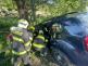 SČK_Vážná dopravní nehoda u Mirošovic_hasiči vyprošťují zraněnou osobu