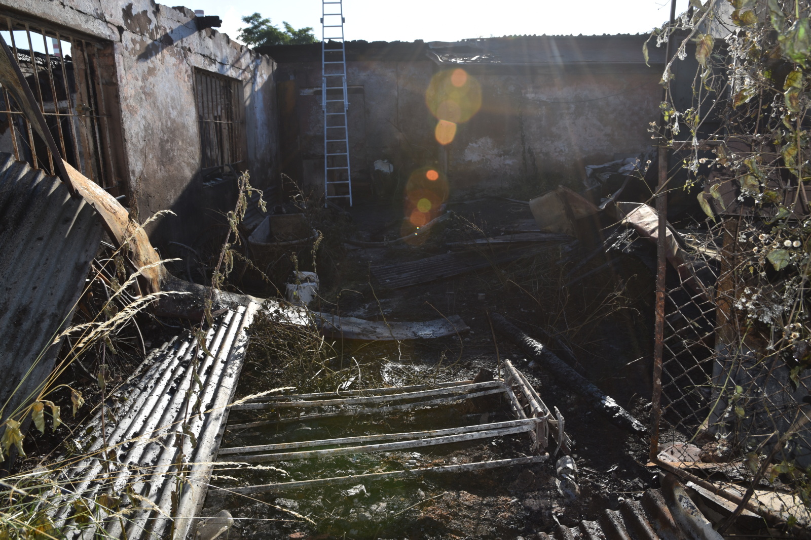 040-Požár ve výkupně kovového odpadu v bývalém areálu Poldi Kladno.JPG