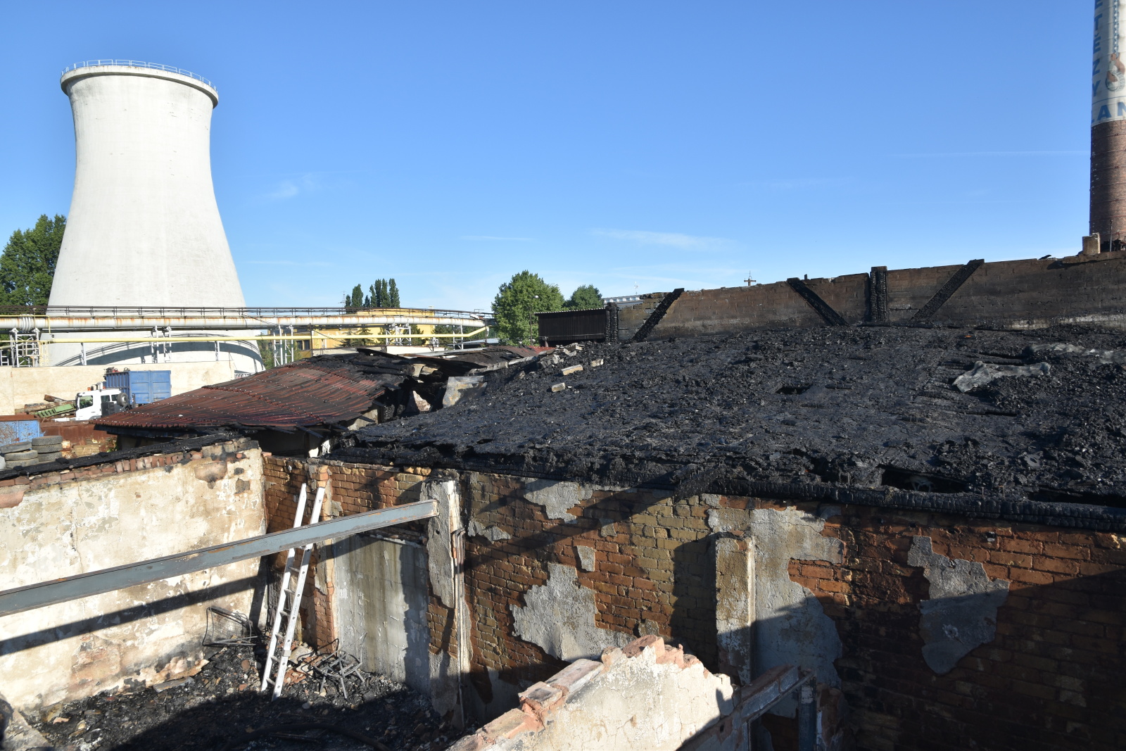 041-Požár ve výkupně kovového odpadu v bývalém areálu Poldi Kladno.JPG