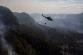 Polský vrtulník letí k místu shozu
