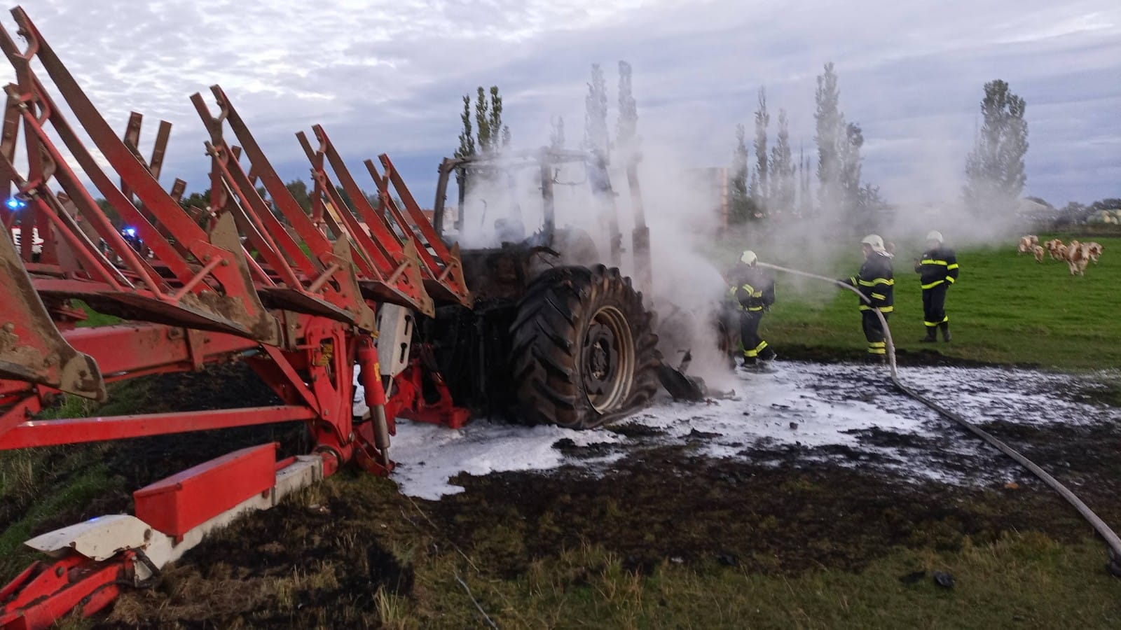 Požár traktoru, Břilice - 13. 9. 2022 (3).jpg