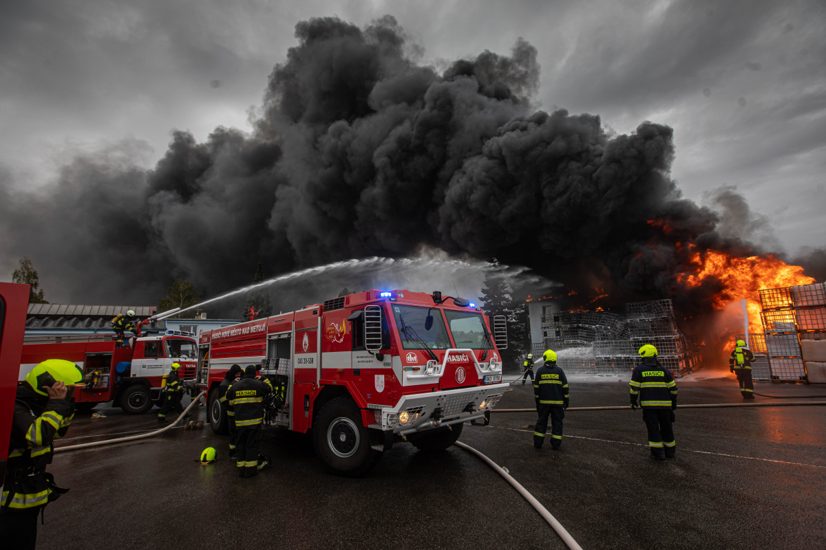 KHK_Požár haly v Novém Městě nad Metují_2.jpg