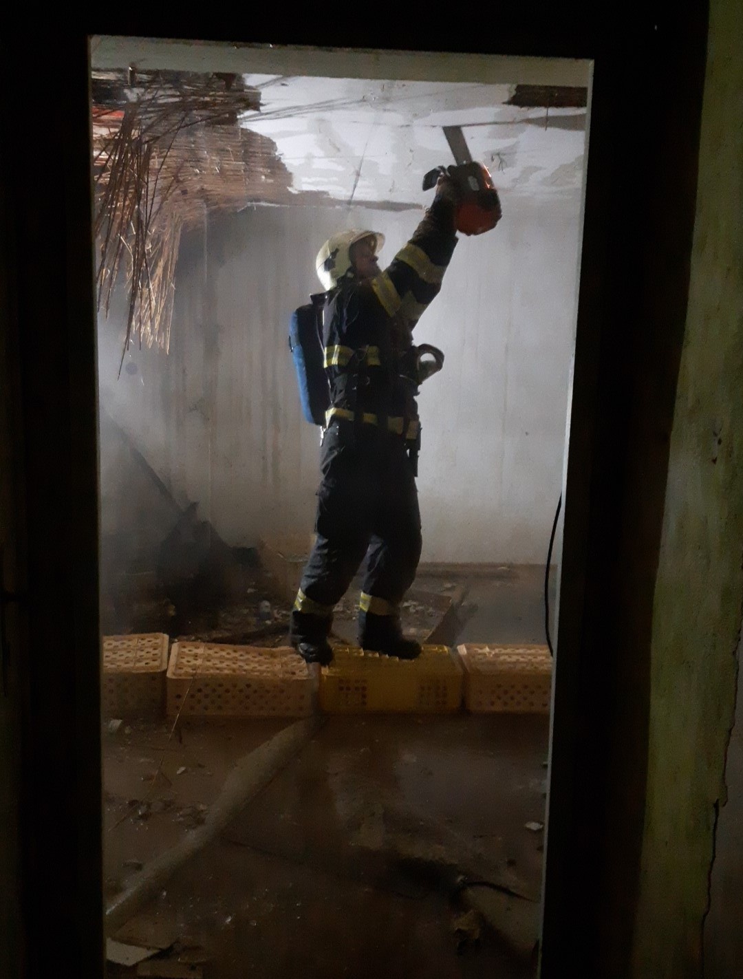005-Noční požár rodinného domu v Šestajovicích.jpg