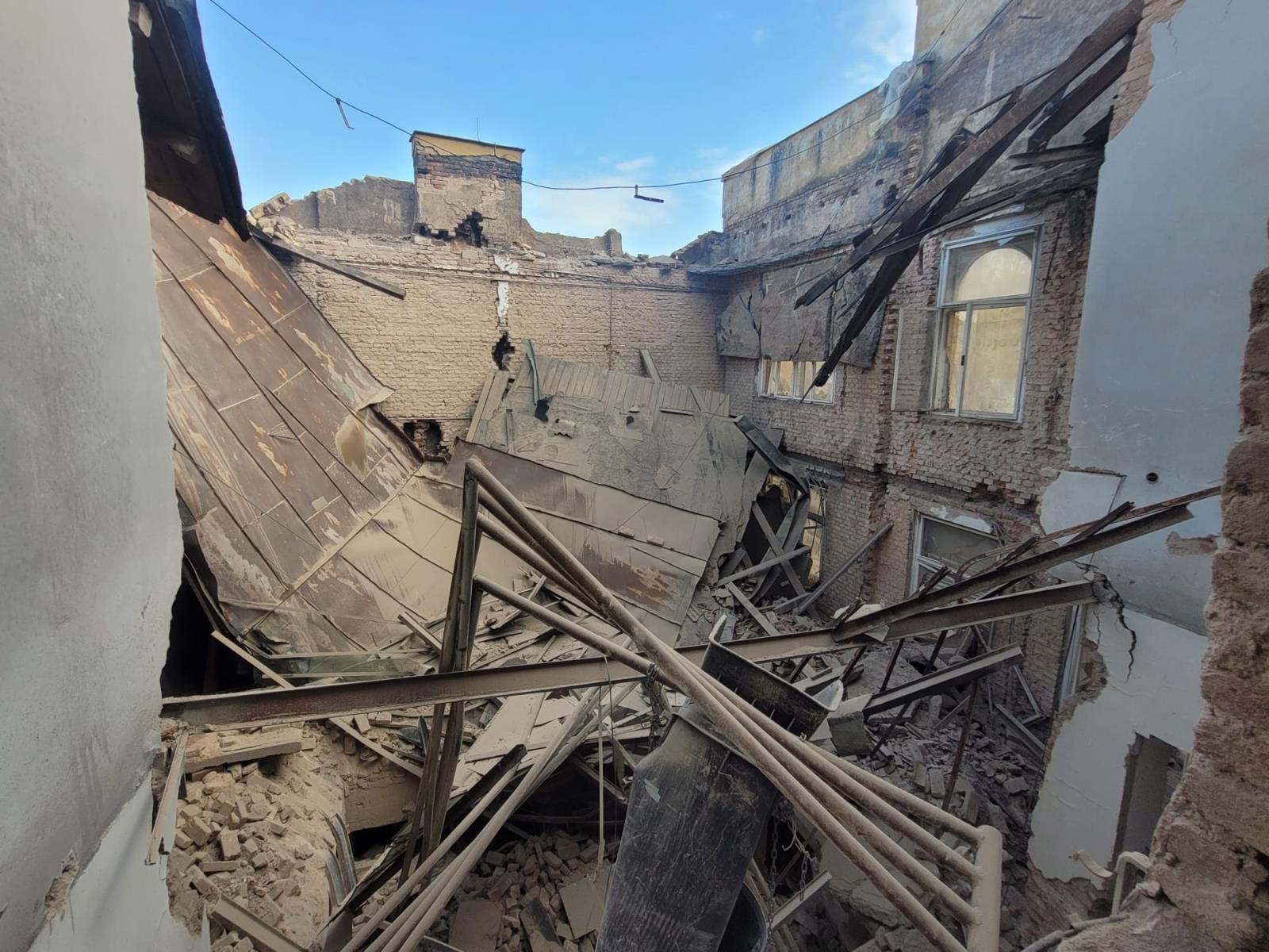 005-Destrukce rekonstruovaného bytového domu v Příbrami.jpg