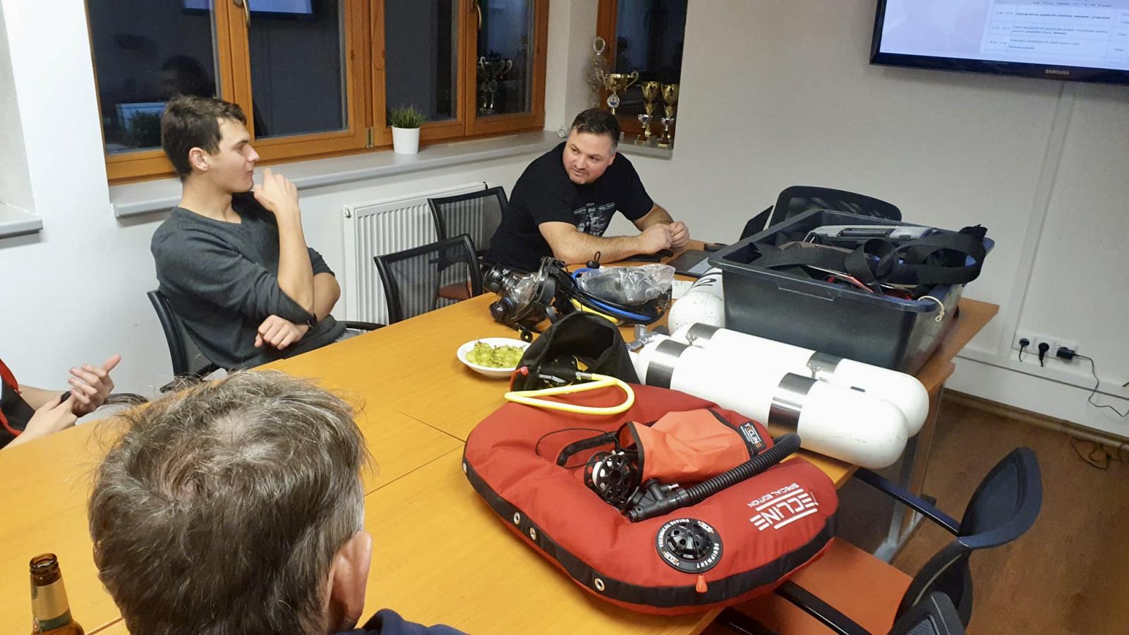 Školení a výcvik členů Vodní záchranné služby v potápění u složek IZS_2.jpg