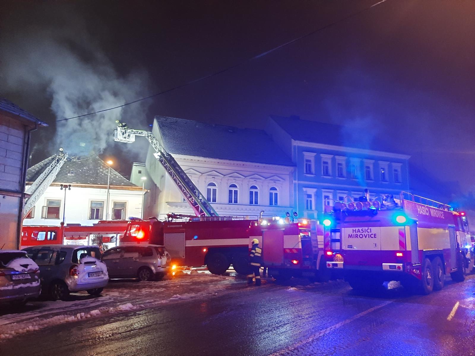 Požár střechy, Milevsko - 18. 1. 2023 (9).jpg