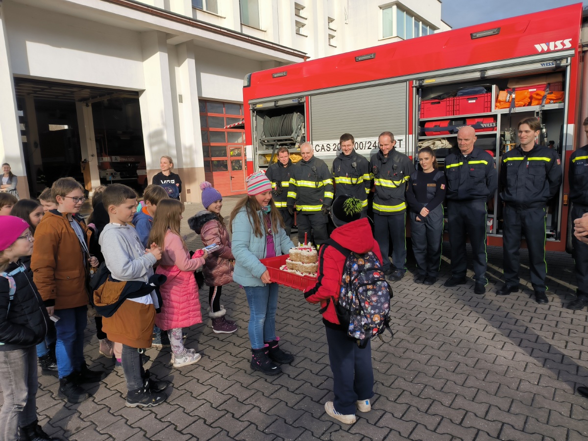 013-Návštěva dětí ze ZŠ Jana Palacha na kutnohorské stanici.JPG