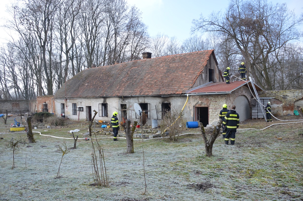 Požár rodinného domu v Přestavlkách (2)
