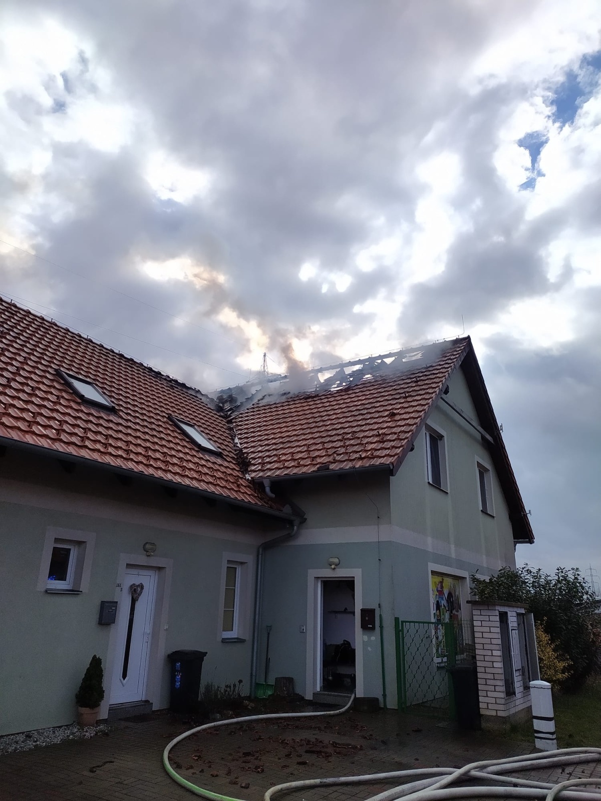 005-Požár rodinného domu v obci Kozinec.jpeg