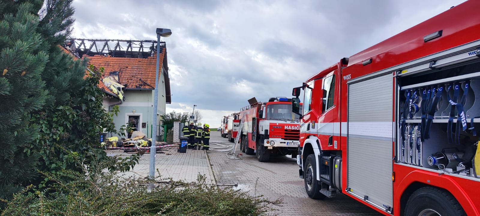 012-Požár rodinného domu v obci Kozinec.jpeg
