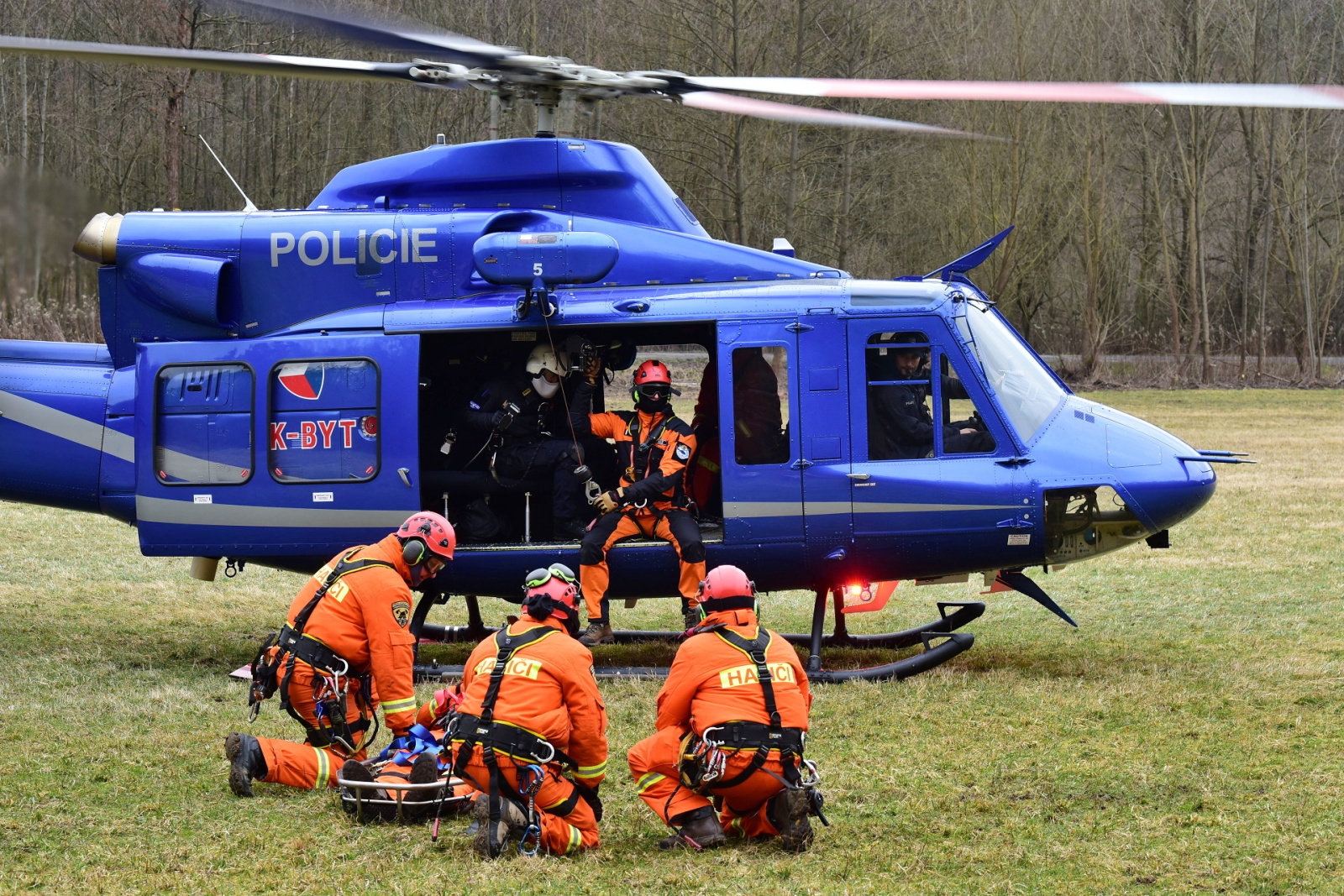 005 - výcvik leteckých záchranářů.JPG