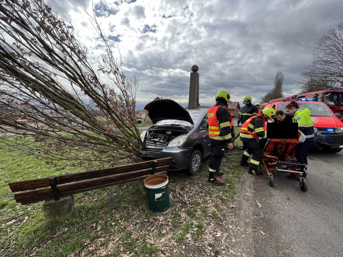Dopravní nehoda Ústí nad Labem (1).jpg