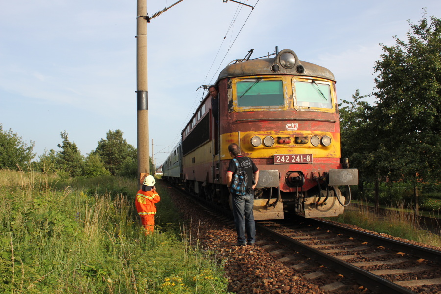 3 20120628-DN srážka OA s vlakem Hrdějovice_06.JPG