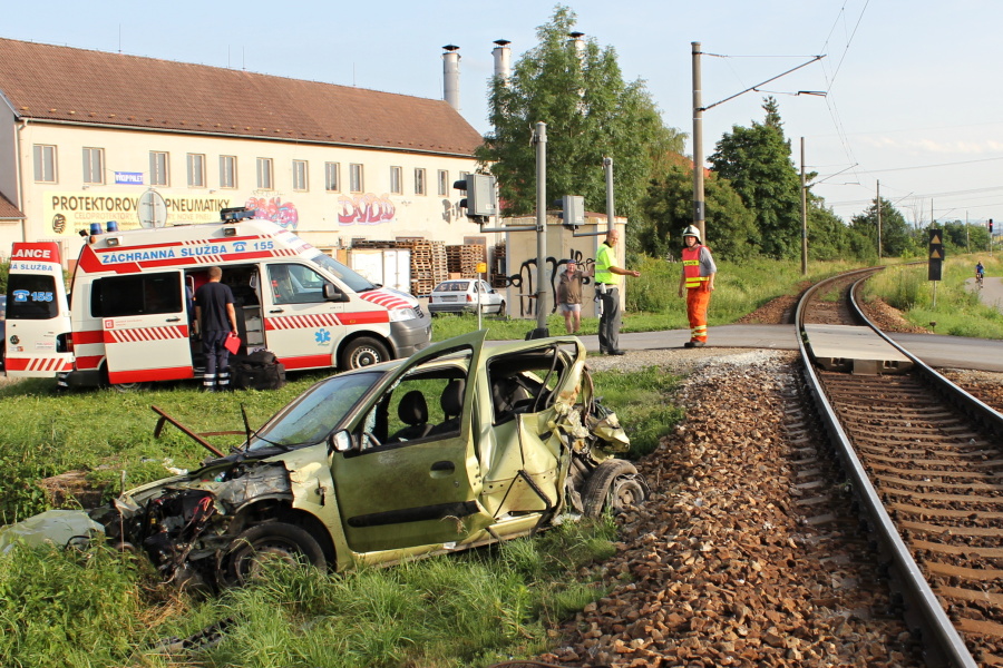5 20120628-DN srážka OA s vlakem Hrdějovice_02.JPG