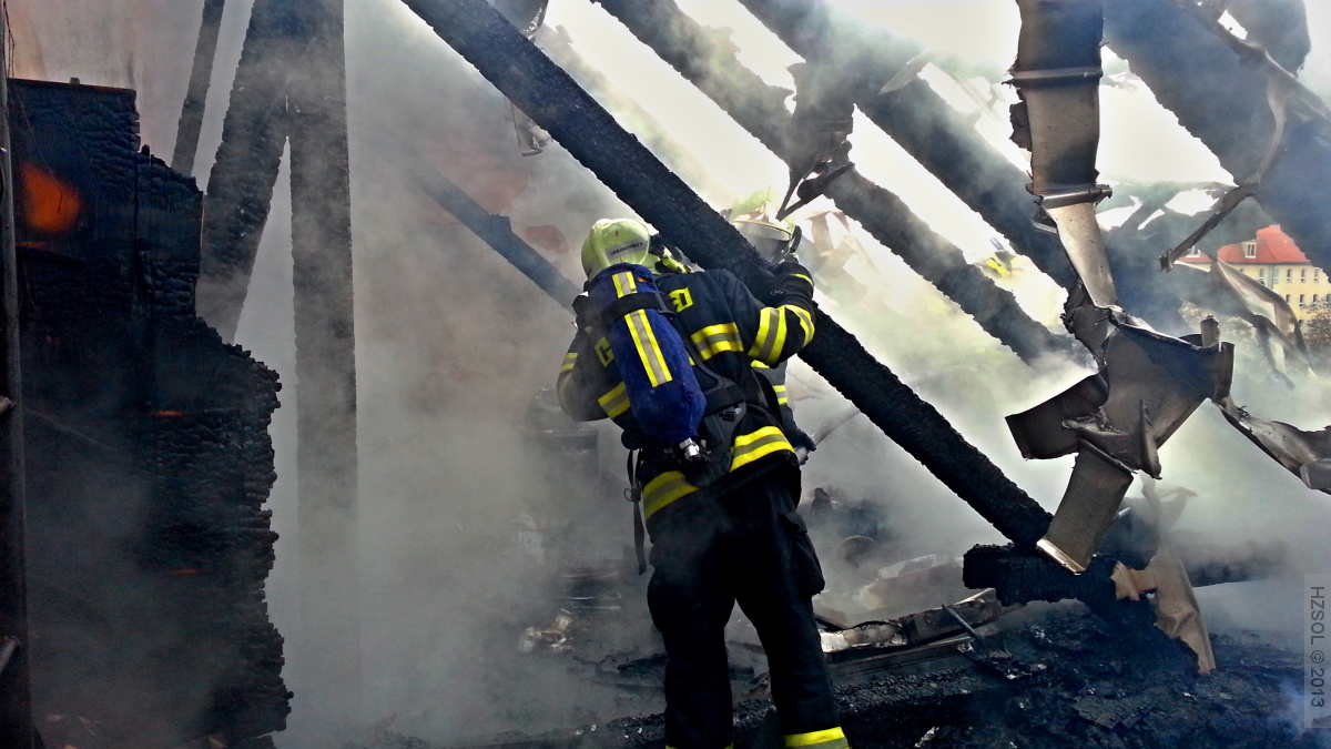 15 požár střechy bytového domu Gorazdovo náměstí Olomouc - 15-3-2013 (14).jpg