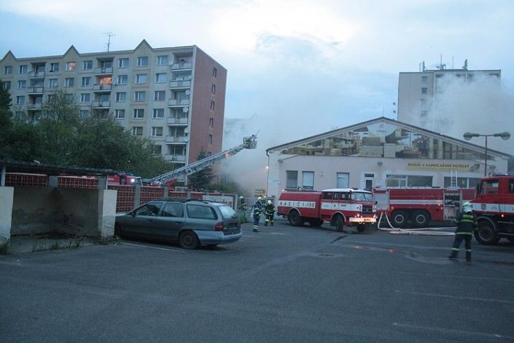 požár skladu nábytku Děčín 10.jpg