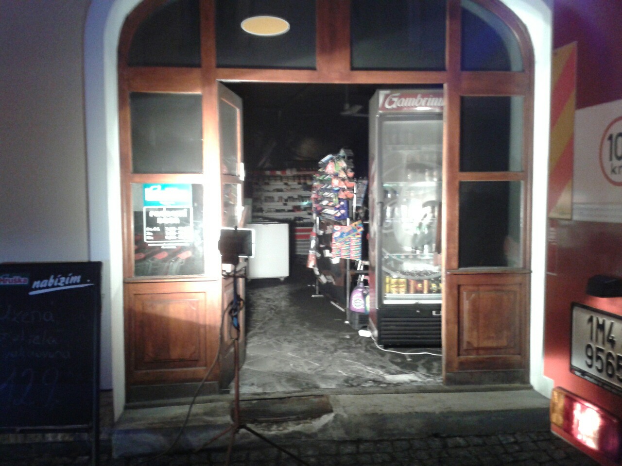 3 7-2-2014 Požár v maloobchodní prodejně Mohelnice (3).jpg