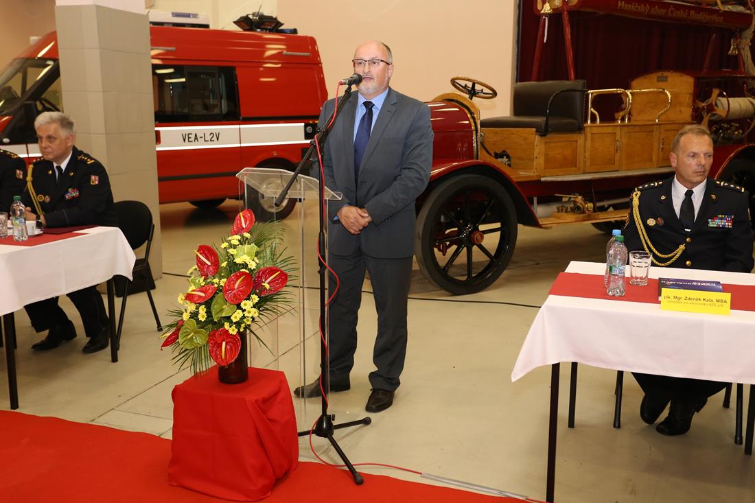 10 Oslavy 150 let prof. hasičů - 12. 5. 2016 (7).JPG