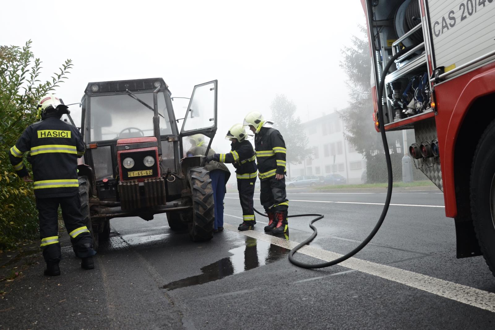 2 Požár traktoru Litoměřice (2).jpg