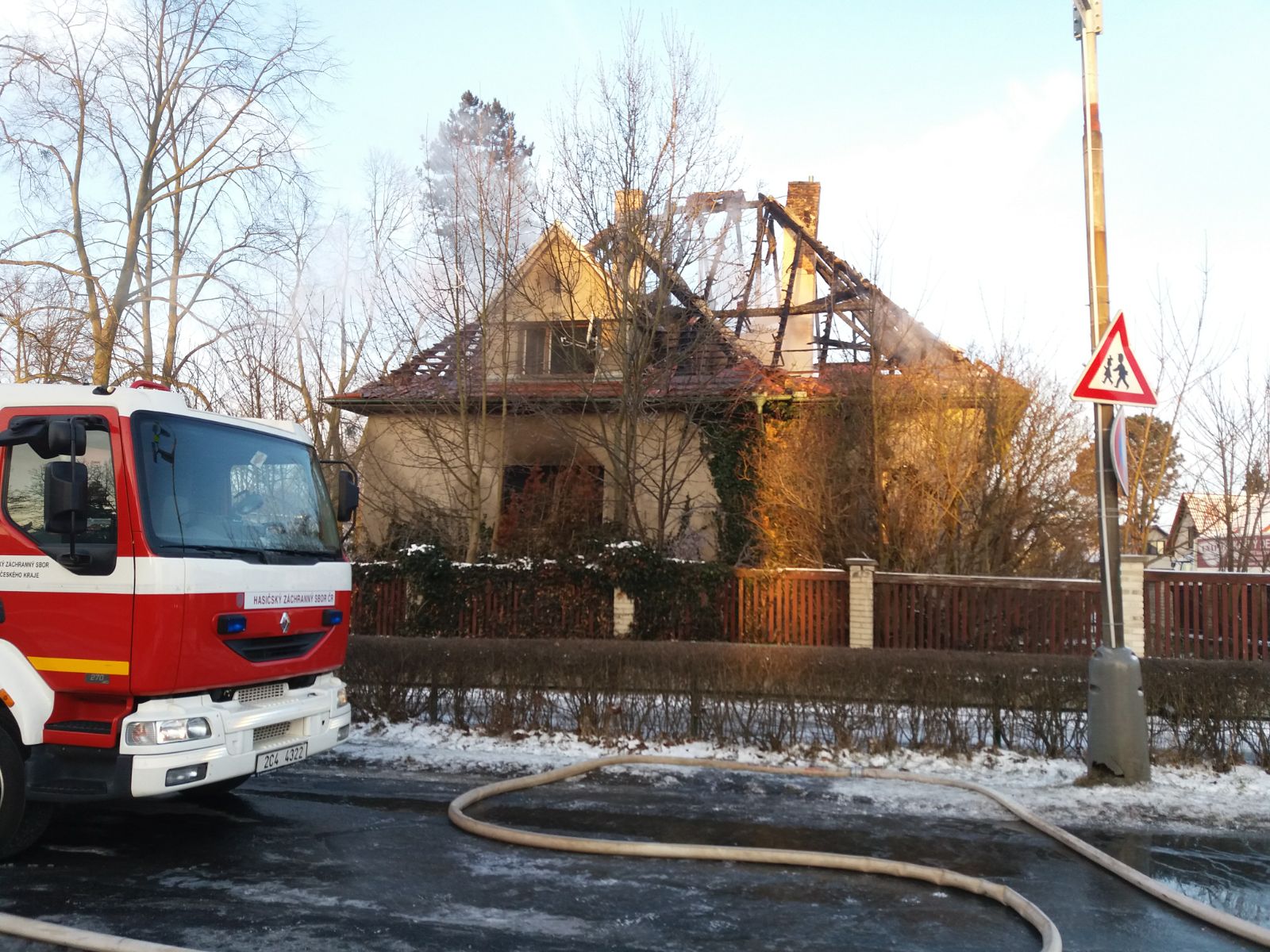 Požár domu, Čimelice - 19. 2. 2018 (3).jpg