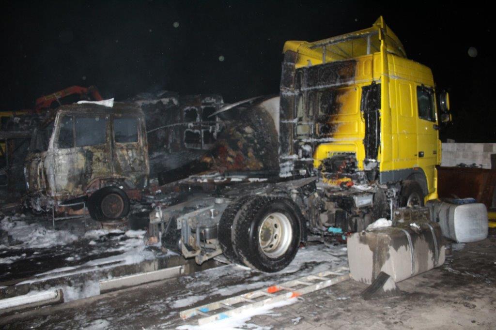 Požár nákladních aut Žalhostice (7).jpg