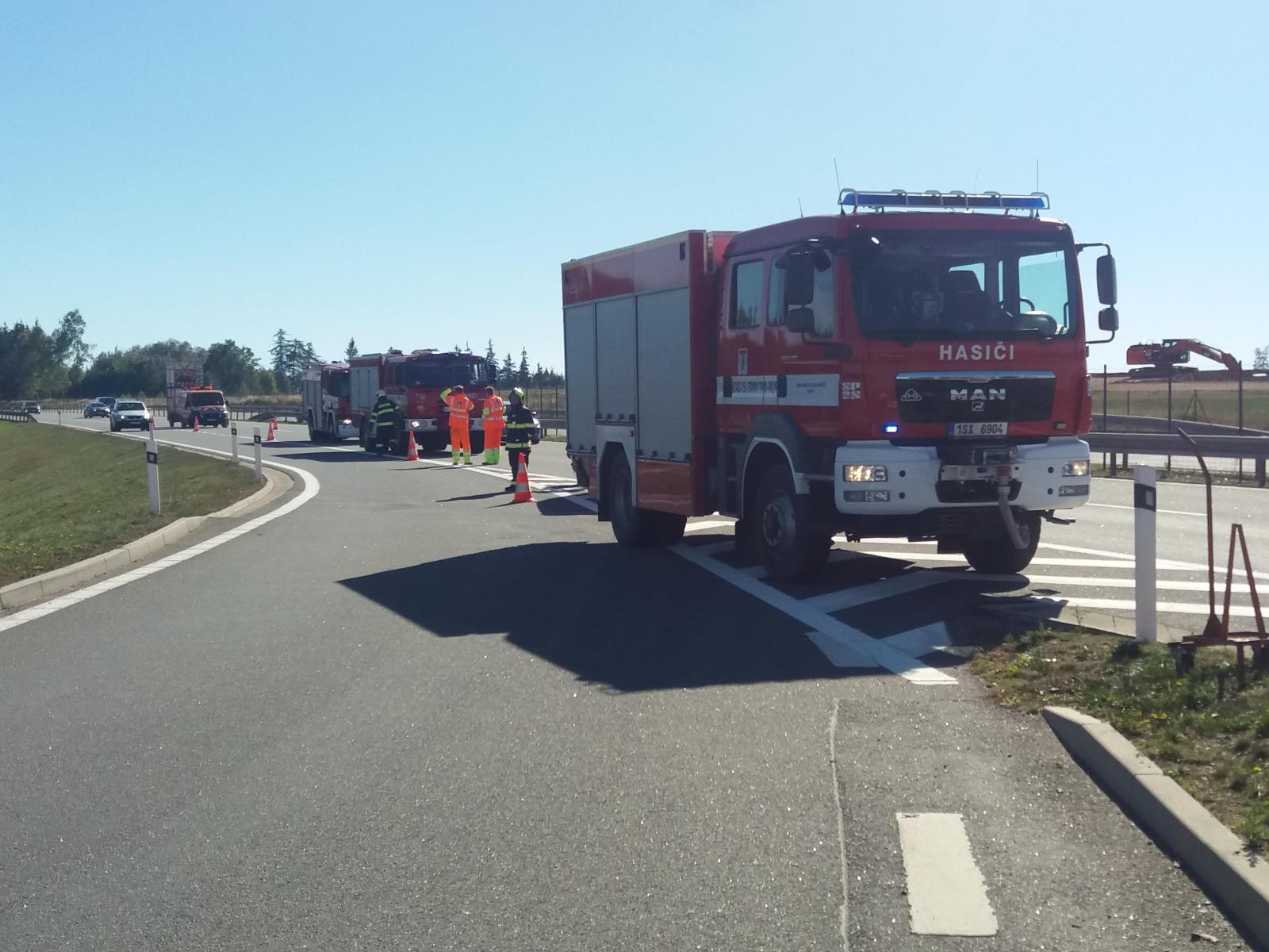 Dopravní nehoda 3 OA, Mitrovice - 30. 9. 2018 (5).jpg