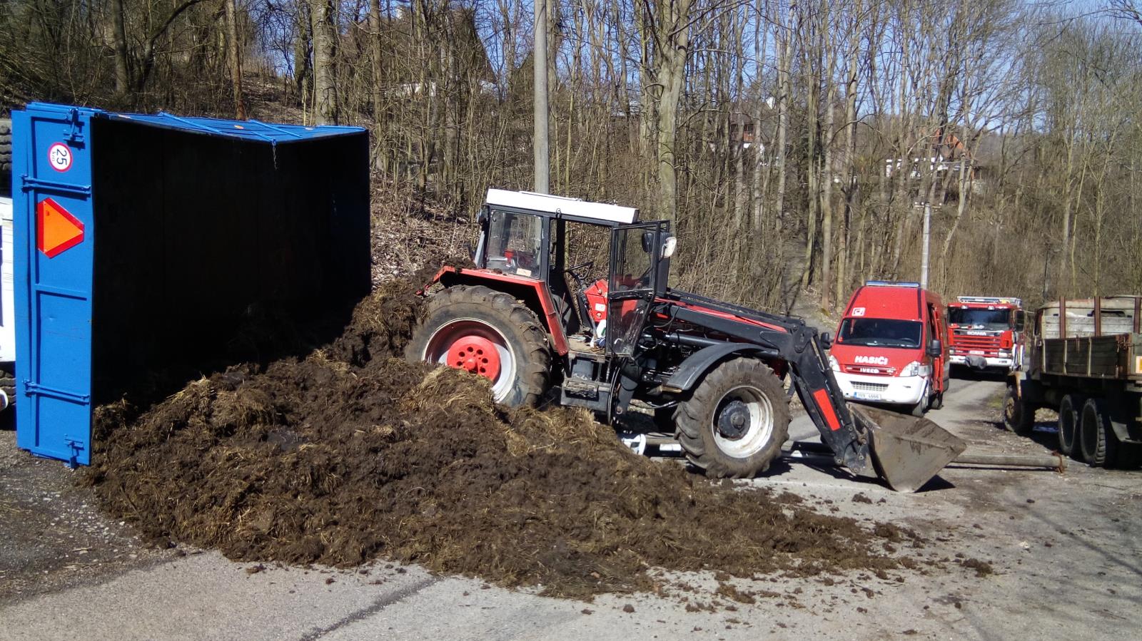 Dopravní nehoda traktoru Jílové (1).jpg