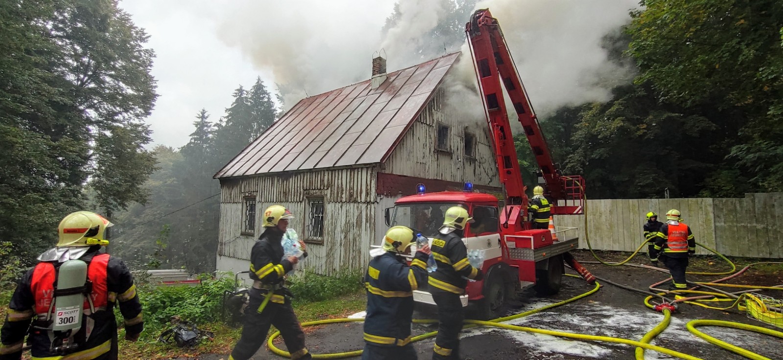 Požár skladu dřeva Lobendava (6).jpg