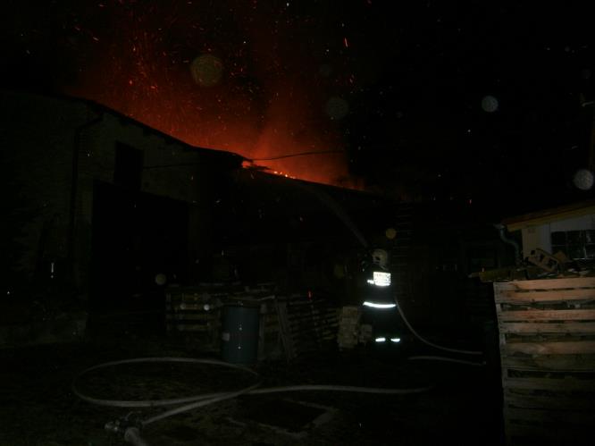 Požár stodoly Krupka 1.JPG