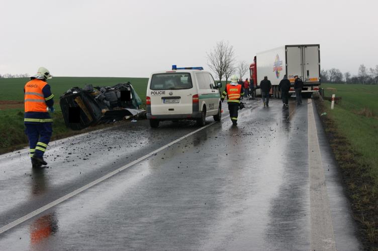 Dopravní nehoda Lubenec 2.jpg