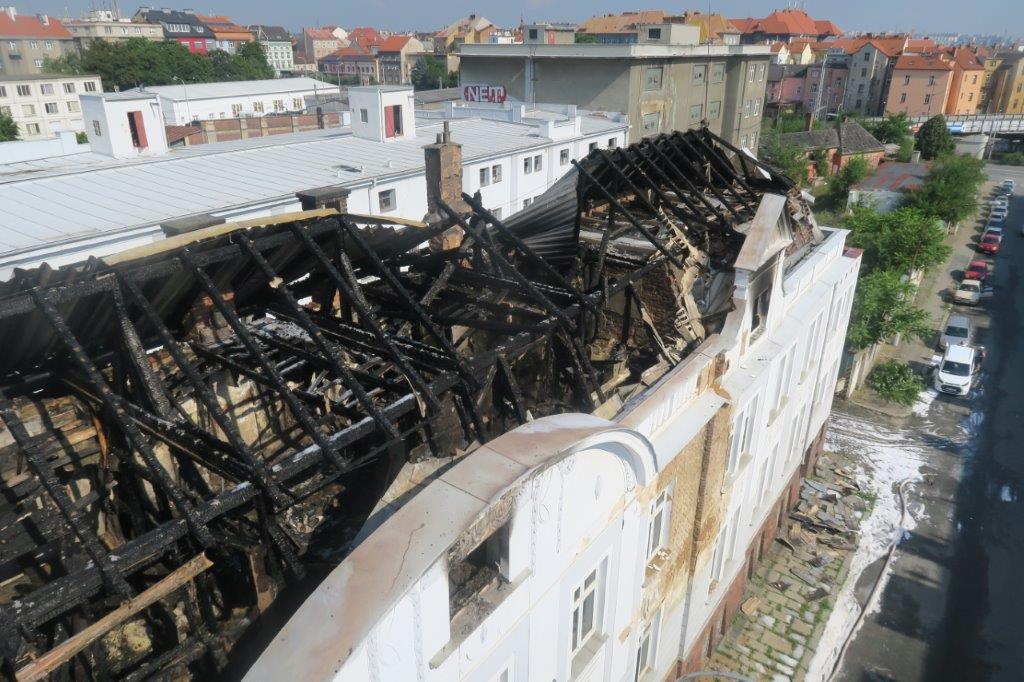 16_6_2018 požár výškové budovy Přeštická ul. Plzeň (8).jpg