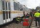 Brněnští hasiči vyprošťují z pod tramvaje muže