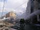 JMK_hasiči několika proudy hasí hořící dům na ulici Tržní