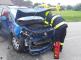 Třebíčští profesionální hasiči zasahovali u dopravní nehody dvou osobních vozidel.