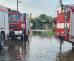10_LIK_Povodně na Liberecku a Českolipsku_hasiči odčerpávají vodu na území obce Dobranov