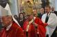 Jeho Eminence, Dominik kardinál Duka OP kráčí kostelem
