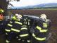 PAK_DN mezi obcemi Králíka a Červená Voda_hasiči vyprošťují řidičku
