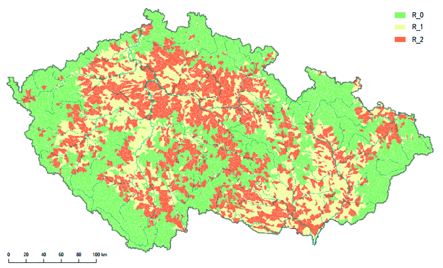 Obr. 4 Kategorizace území ČR podle míry rizika vysychání drobných vodních toků; R_0 - malé riziko, R_1 - střední riziko, R_2 - velké riziko vysychání drobných toků (Zdroj dat: Zahrádková el al. 2015, s. 12)