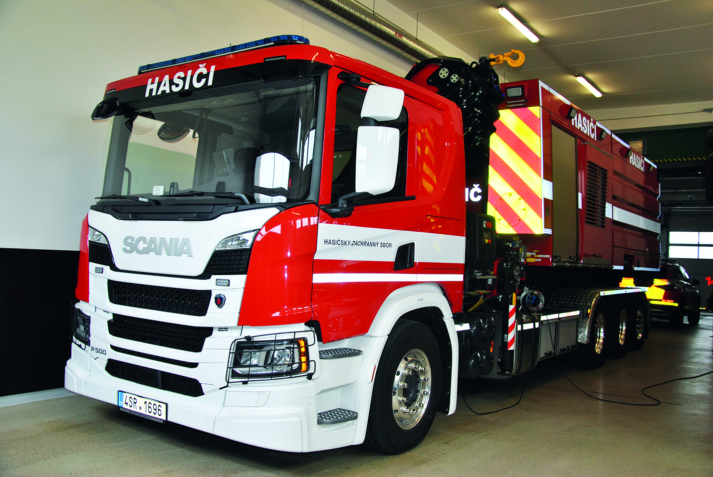 Automobilový nosič kontejneru na podvozku Scania