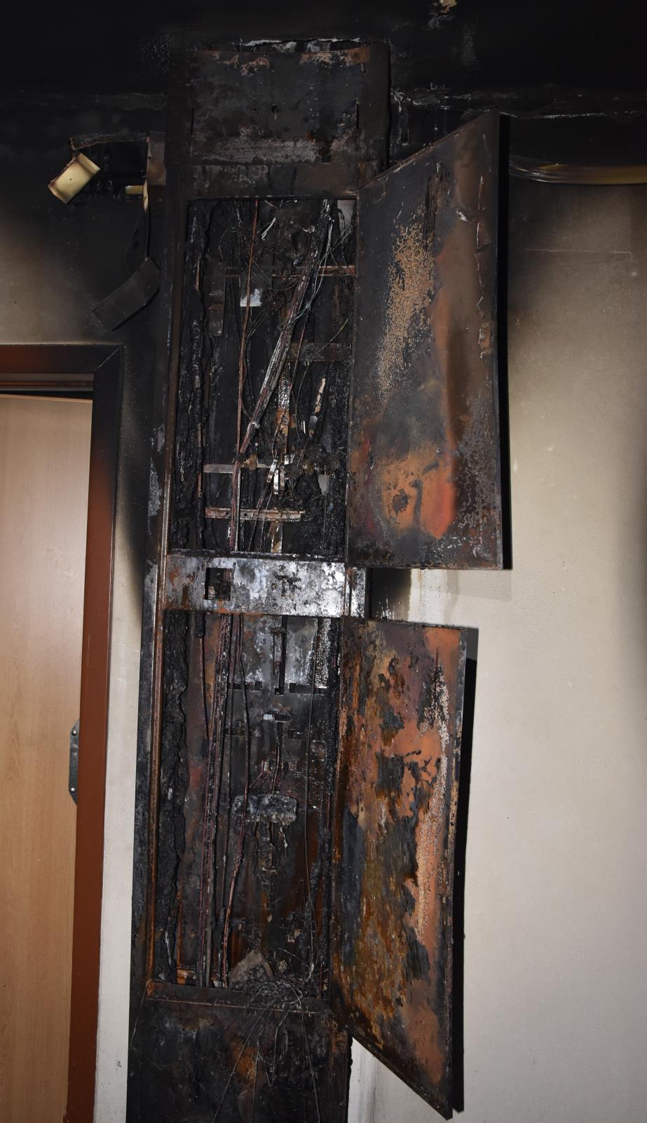 7.10.2020 požár elektroinstalace v panelovém domě